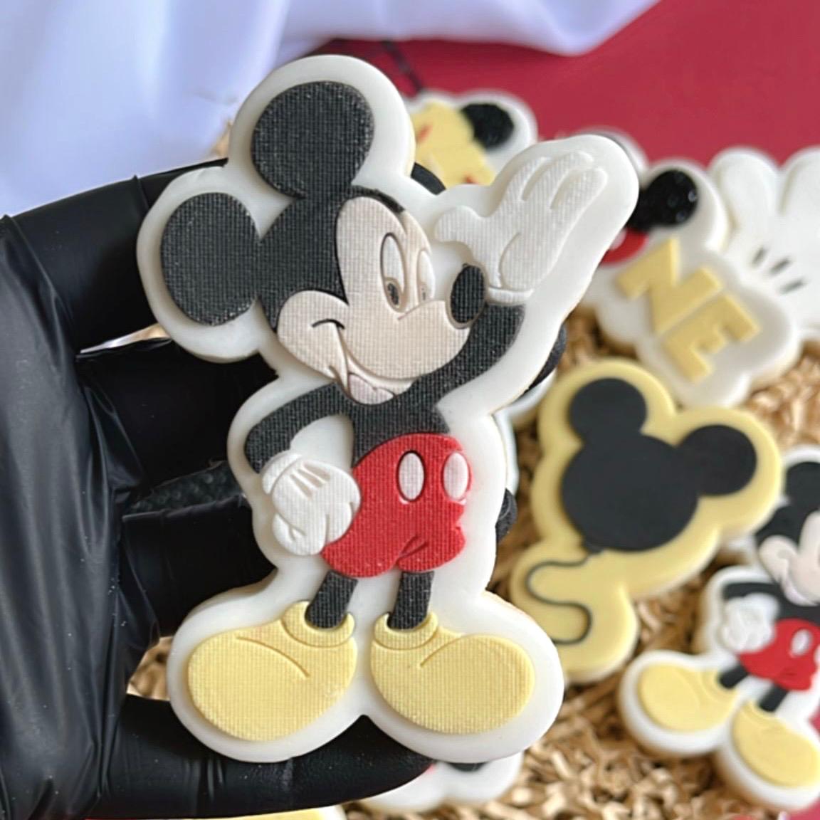 #02 - Mickey