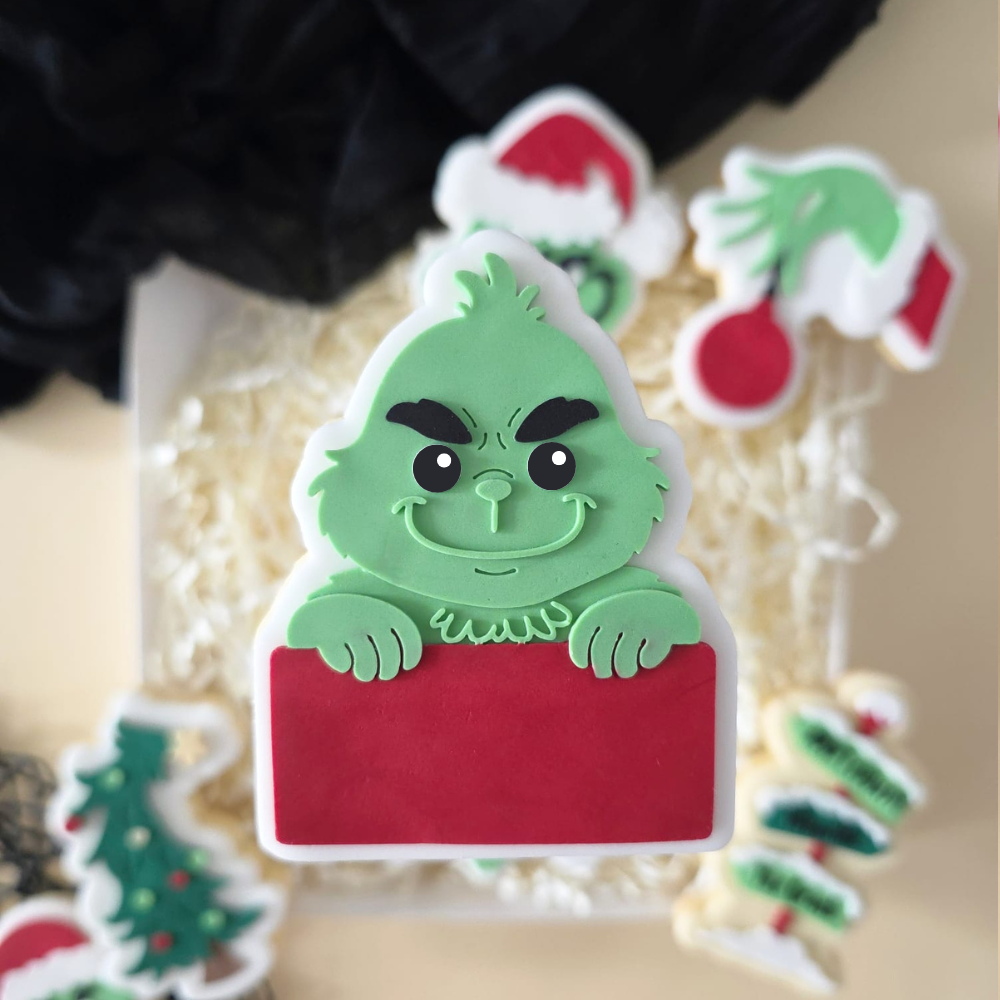 #130 - Grinch with Name Frame