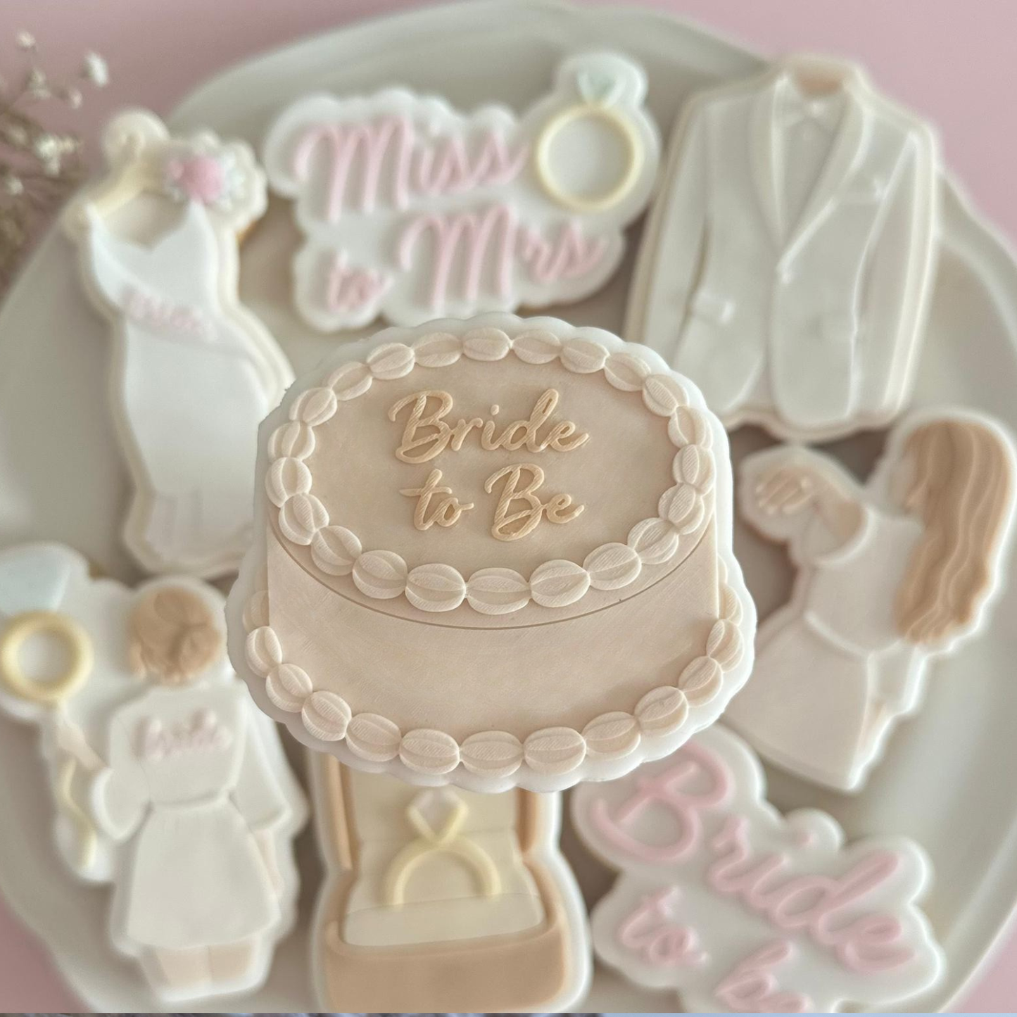#35 - Bride to be Cake