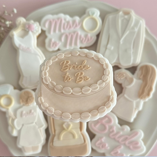 #35 - Bride to be Cake