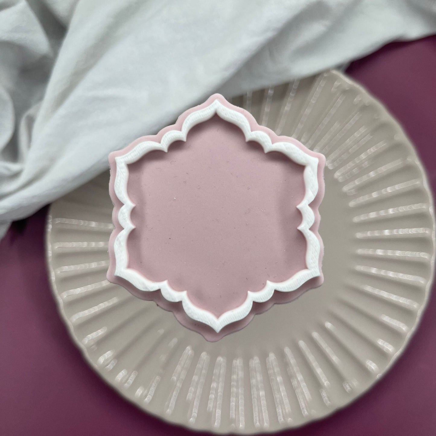 #027 - Arabesque Frame #01