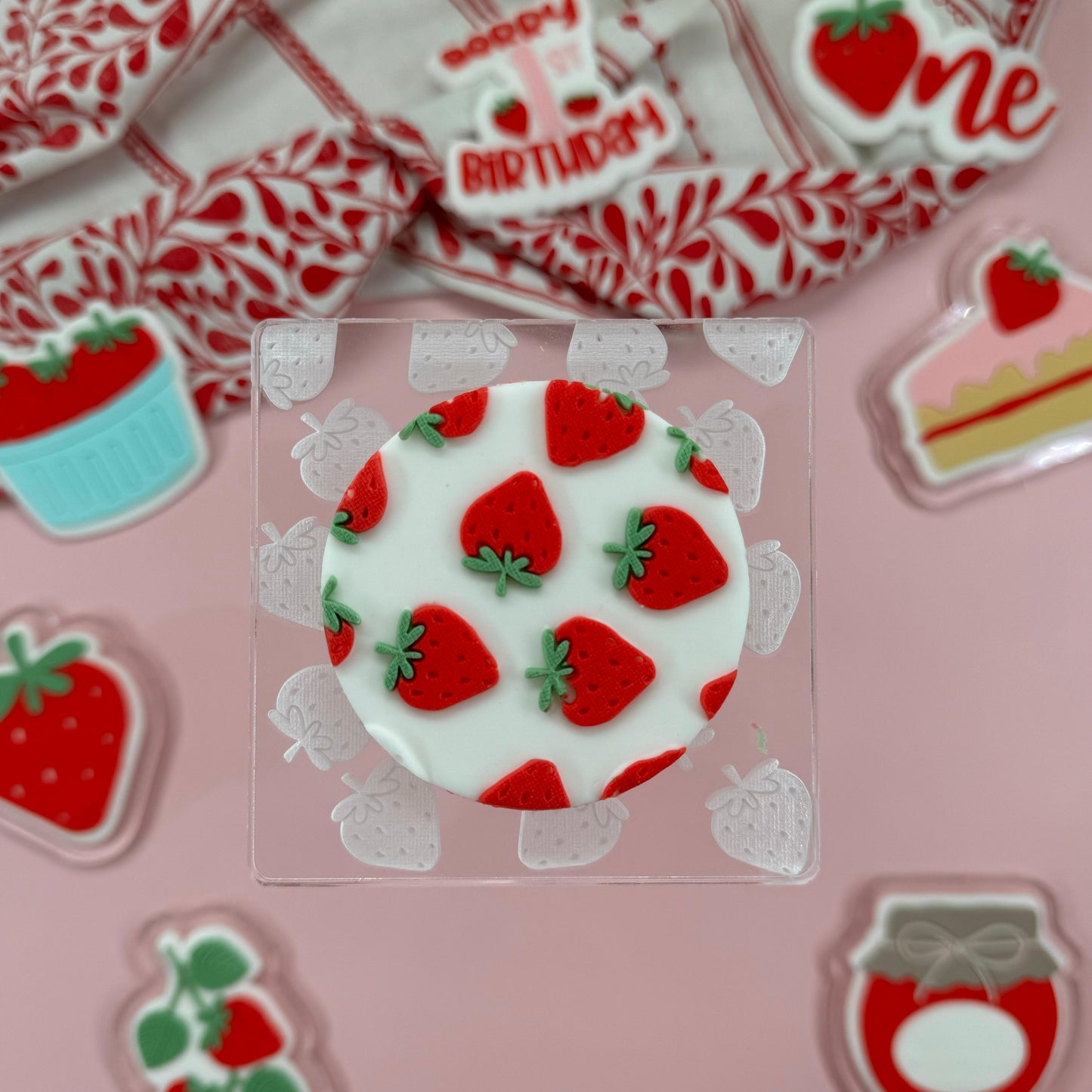 #07 - Pattern Fraise