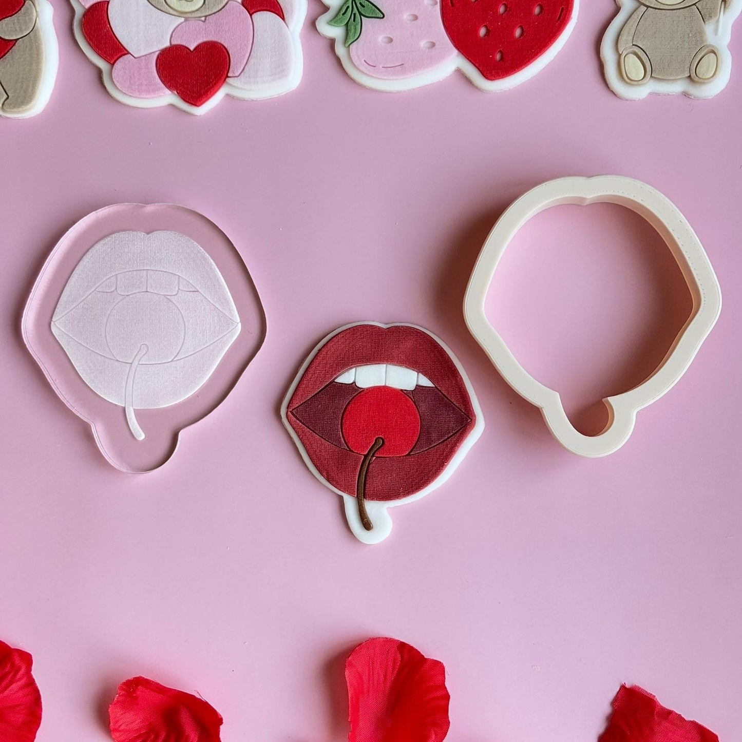 #081 - Bouche Cerise