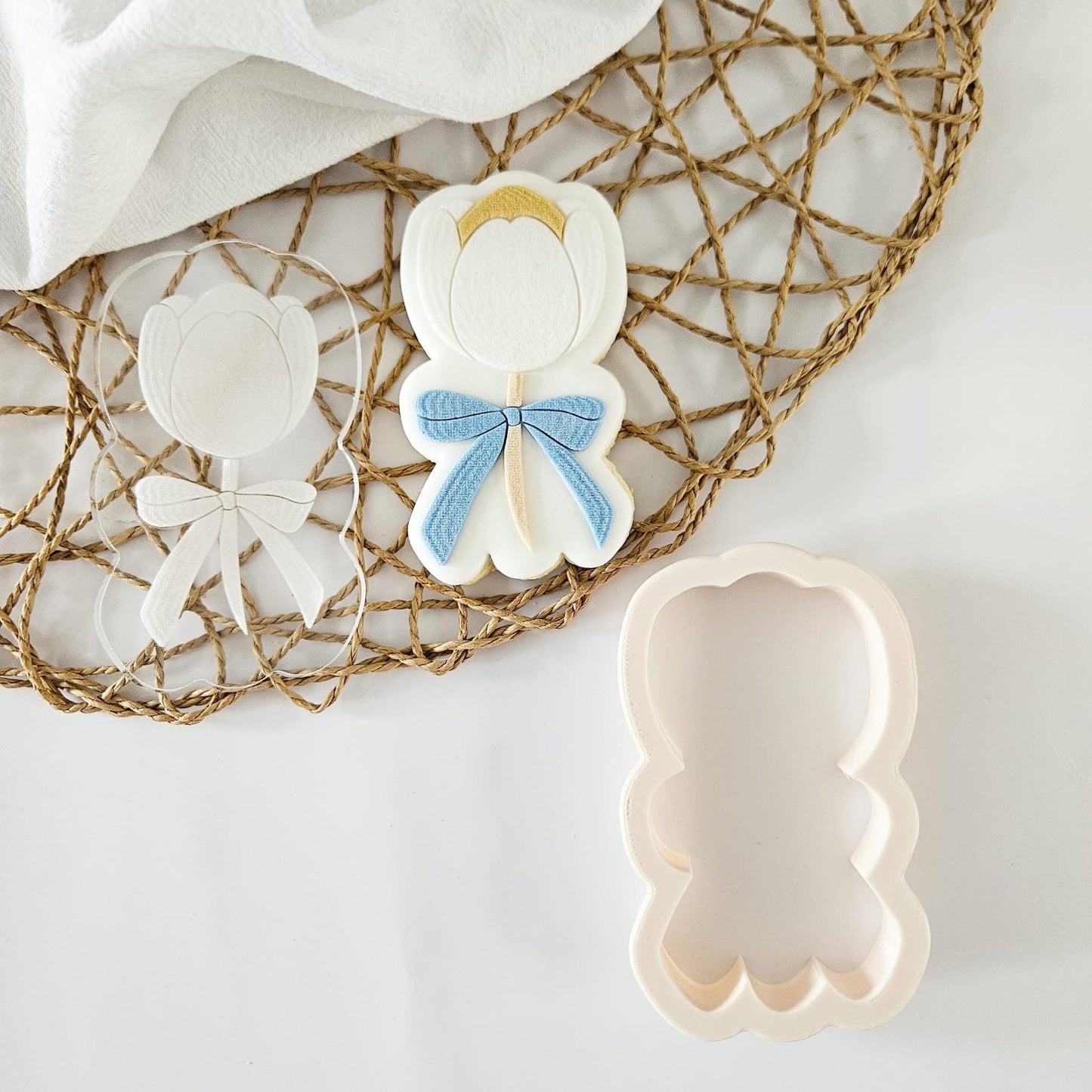 #055 - Tulip with Bow