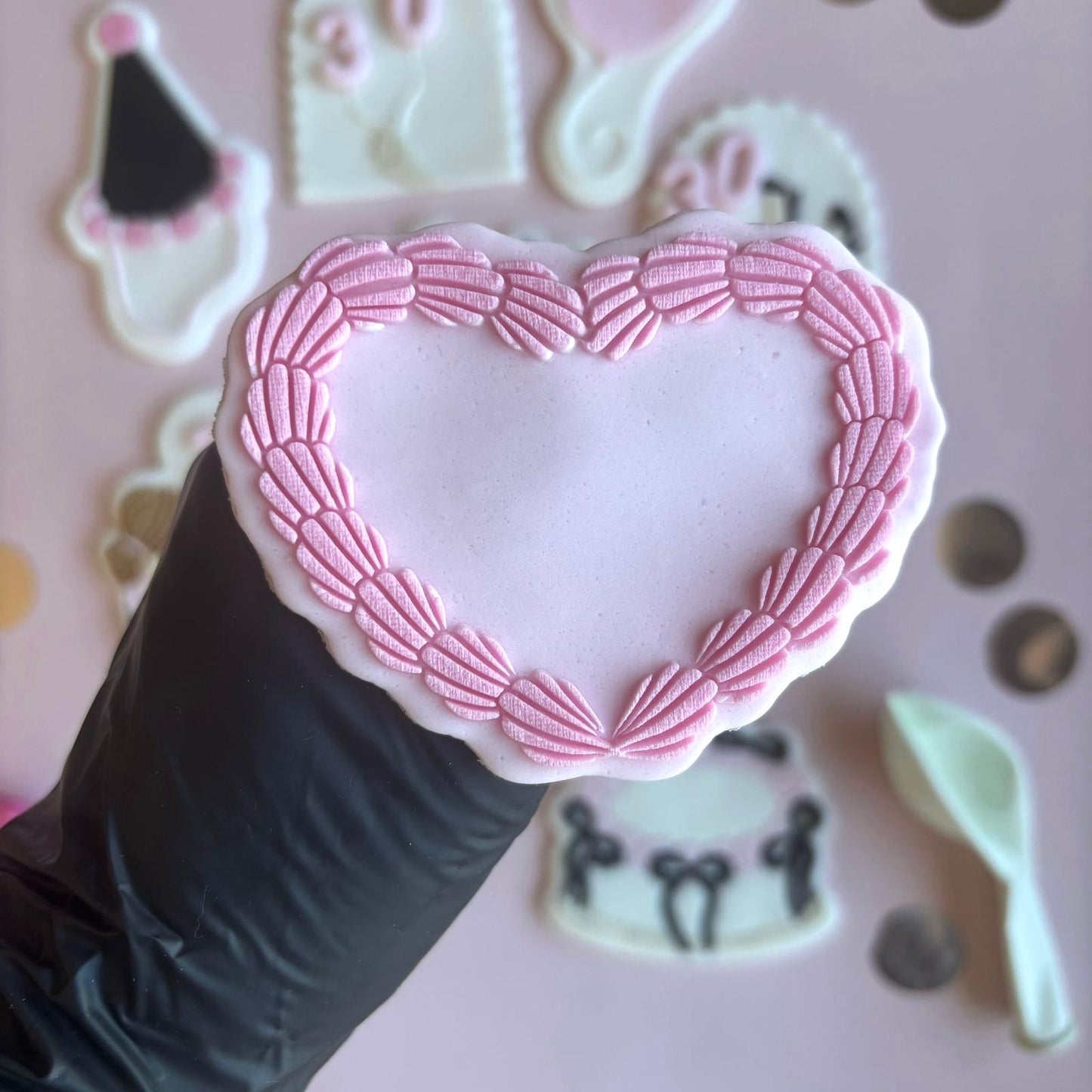 #07 - Heart Cake Topper