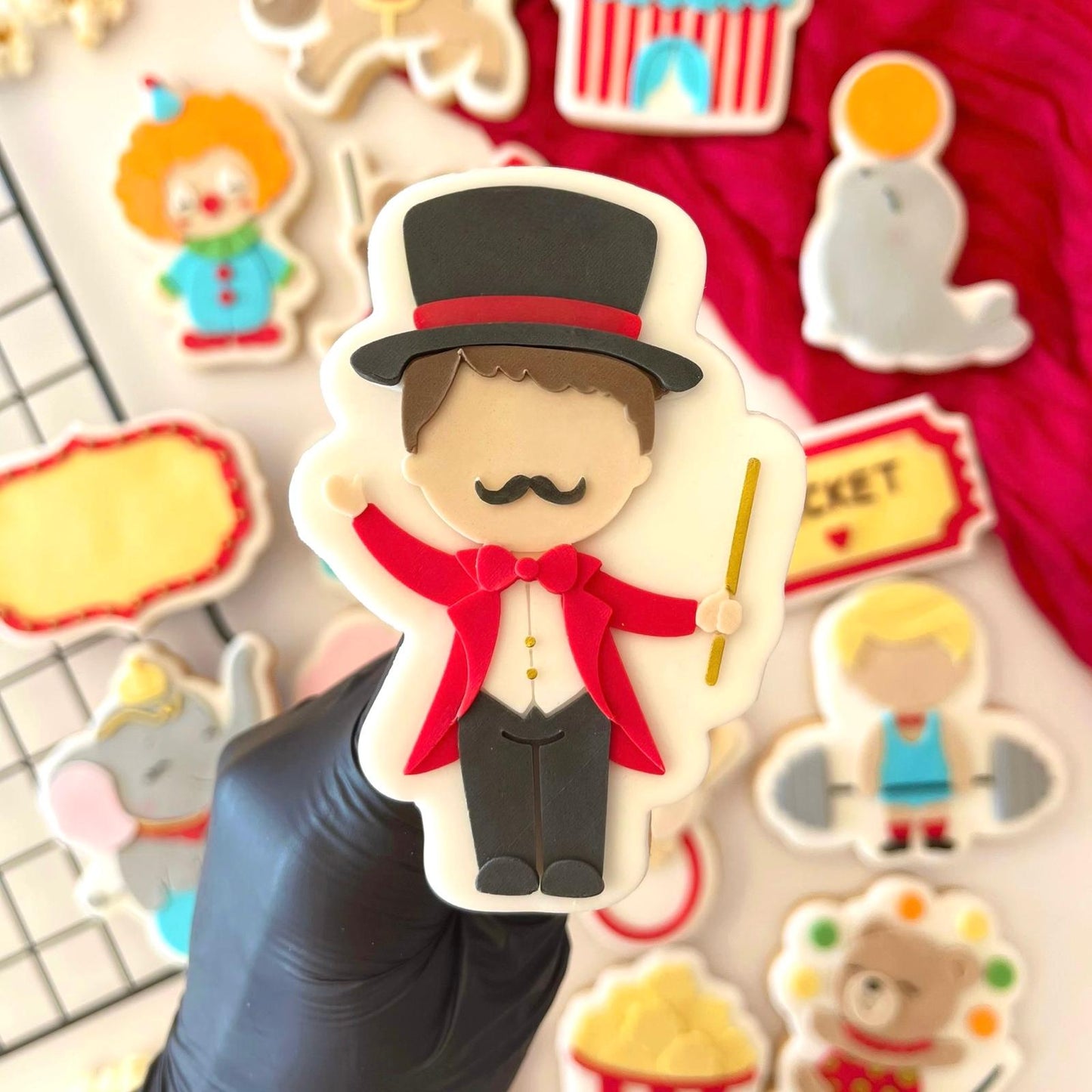 #15 - Showman