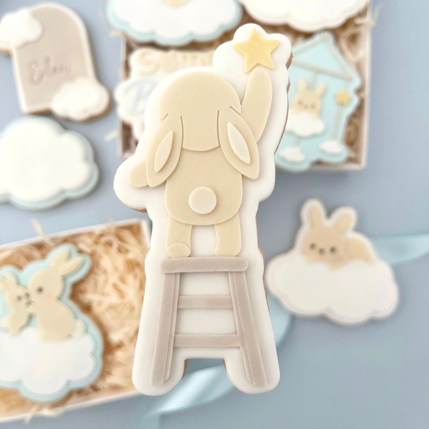 #04 - Lapin sur Tabouret