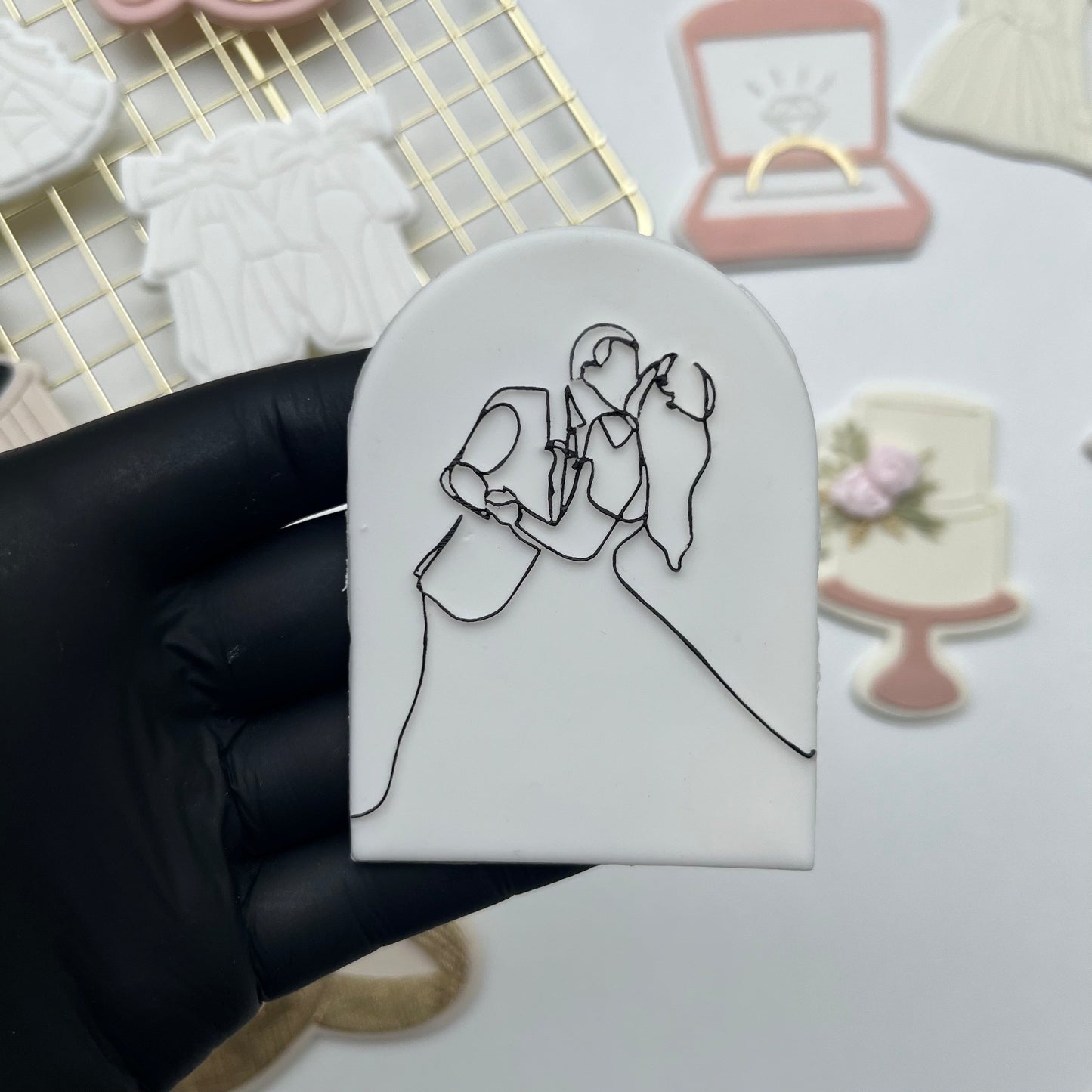 #30 - Kissing Couple